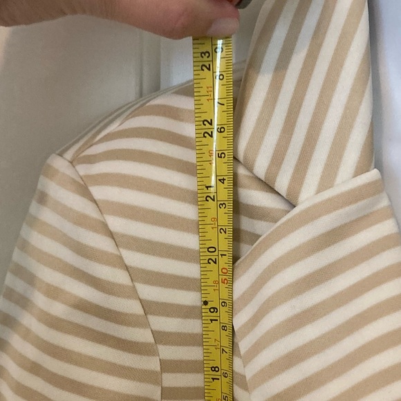 Quarter length striped blazer - Picture 2 of 7